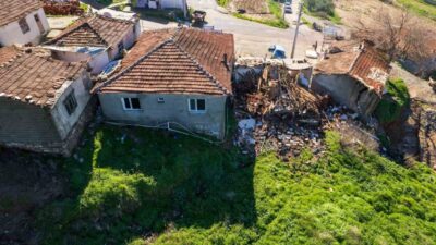 Manisa’nın Gölmarmara ilçesine bağlı Ozanca Mahallesi’nde aşırı yağışlar sonrası meydana