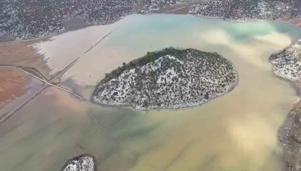Konya’nın Beyşehir ilçesinde son yağışların ardından ortaya çıkan manzara görenleri