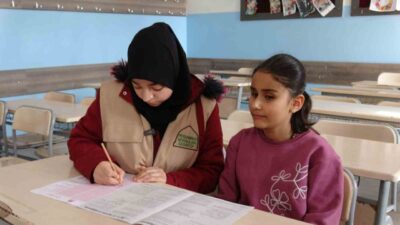 Gaziantep’te Siyer Yarışması’na katılan görme engelli kardeşler, Peygamber Efendimizin hayatını