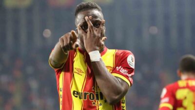 Göztepe’de Junior Olaitan Beşiktaş ile her konuda anlaşmaya varırken, Rhaldney
