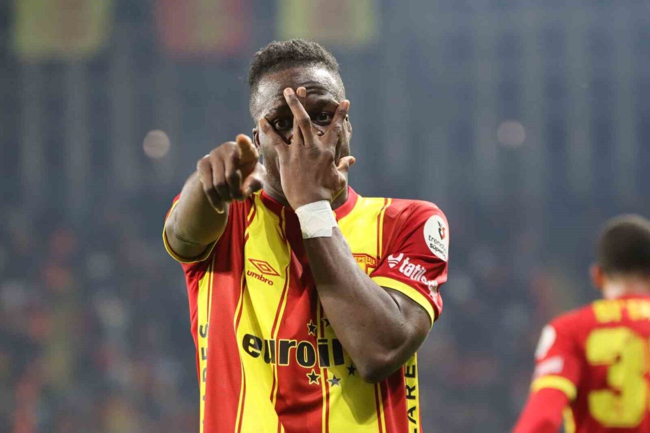 Göztepe’de Junior Olaitan Beşiktaş ile her konuda anlaşmaya varırken, Rhaldney