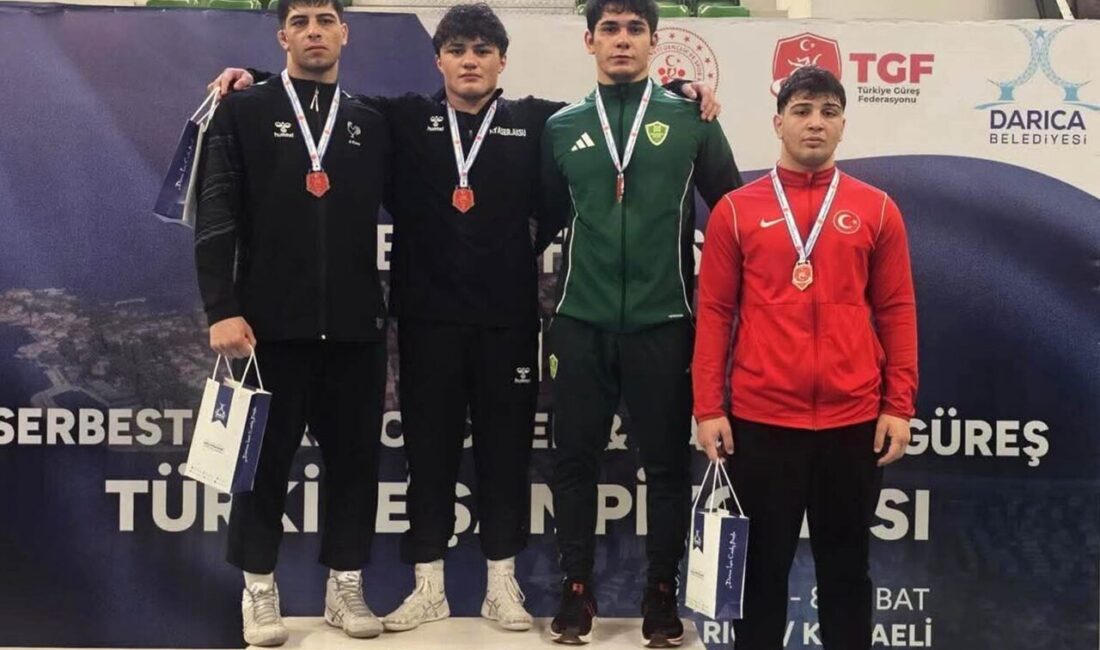 Kocaeli Darıca’da yapılan Güreş Türkiye Şampiyonası’nda, Denizli Sporcu Eğitim Merkezi