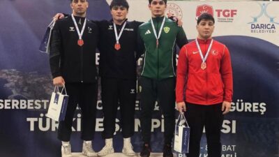 Kocaeli Darıca’da yapılan Güreş Türkiye Şampiyonası’nda, Denizli Sporcu Eğitim Merkezi