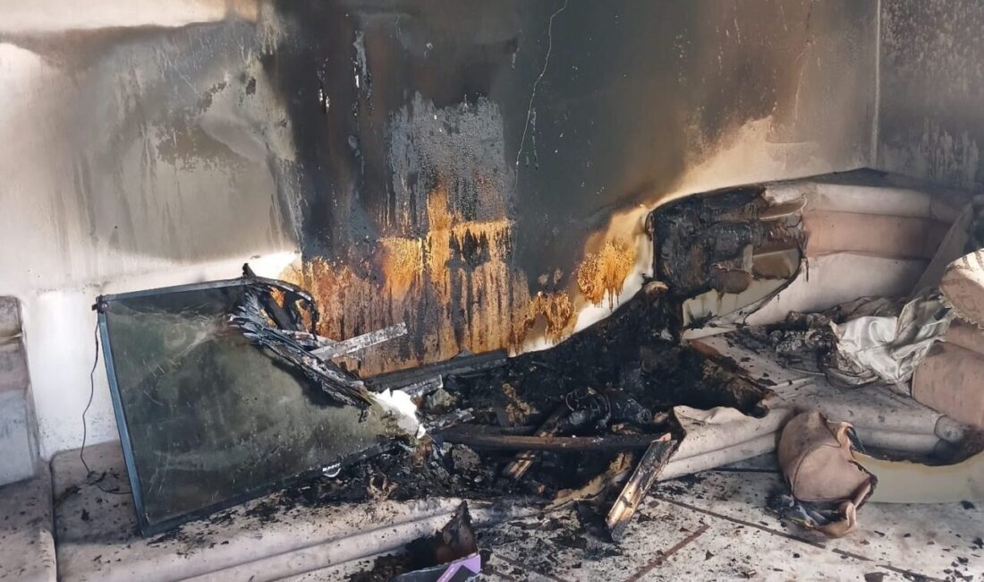 Hakkari’nin Durankaya beldesinde bir evde çıkan yangın korkuya neden olurken,