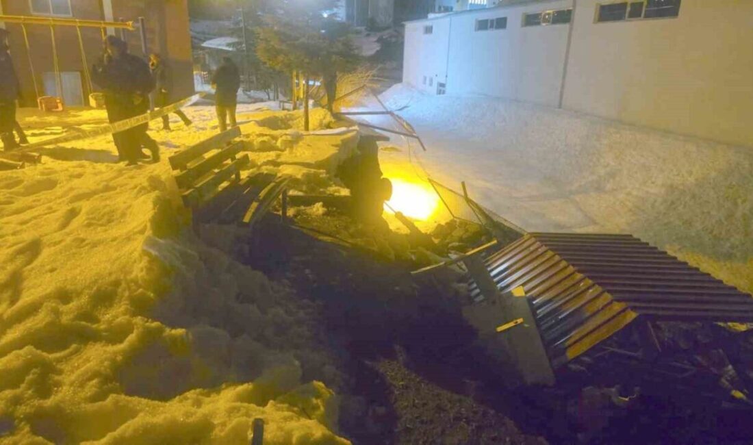 Hakkari’de etkili olan kar ve yağmur yağışı nedeniyle bir istinat