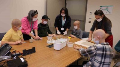 Adana’da yatarak tedavi gören ve sağlık problemleri nedeniyle örgün eğitime