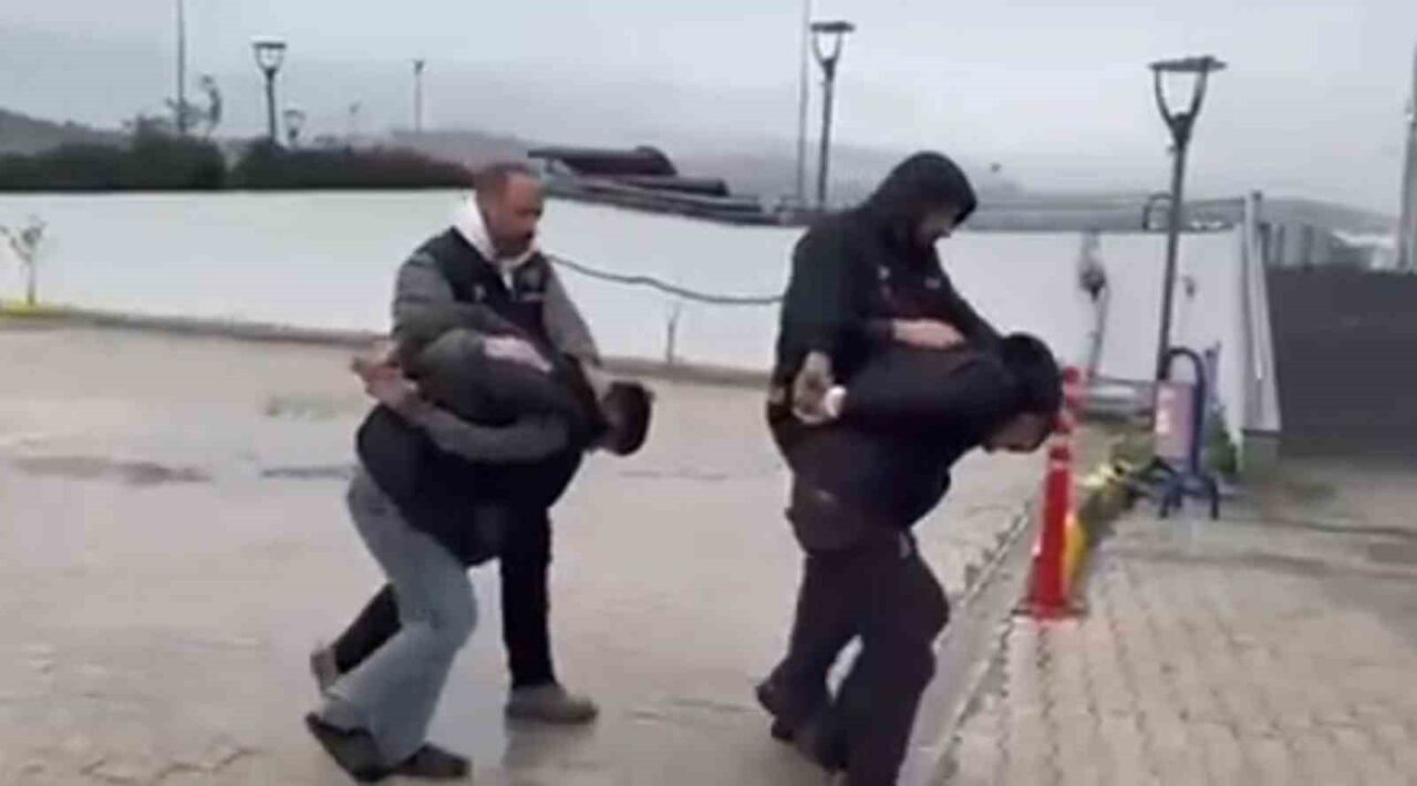 Hatay’ın Defne ve İskenderun ilçesinde, aranan şahıslara yönelik gerçekleştirilen çalışmalarda