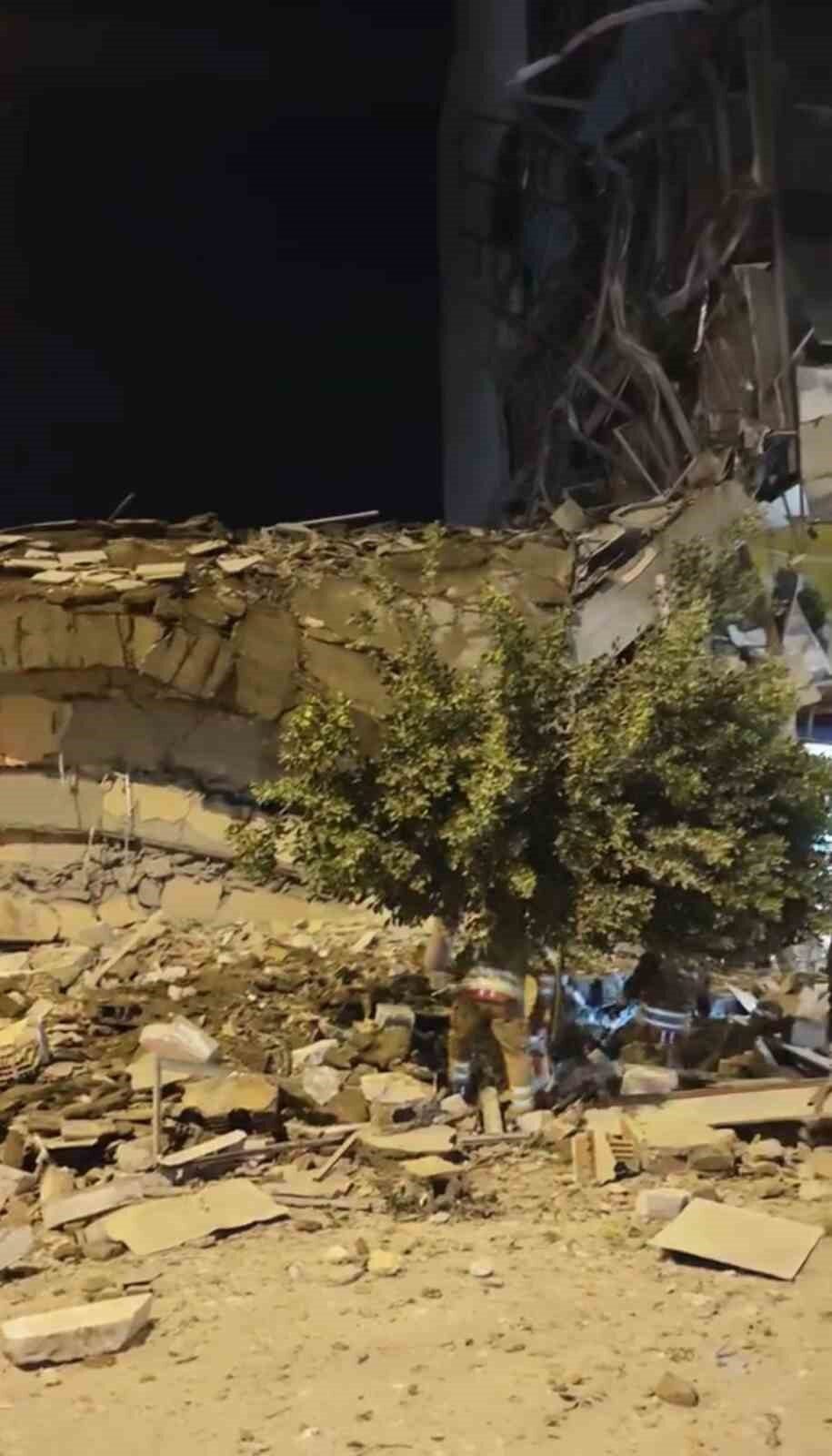 Hatay’da 6 Şubat 2023’te meydana gelen depremlerde hasar gören bina,