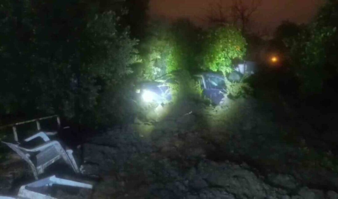 Hatay’da şiddetli yağışla birlikte yaylada yaşanan heyelan eve ve araca