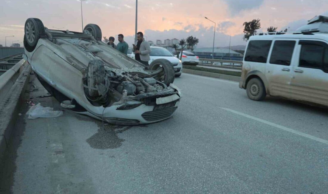 Hatay’ın Antakya ilçesinde sürücüsünün kontrolünü kaybetmesiyle takla atan otomobildeki 3