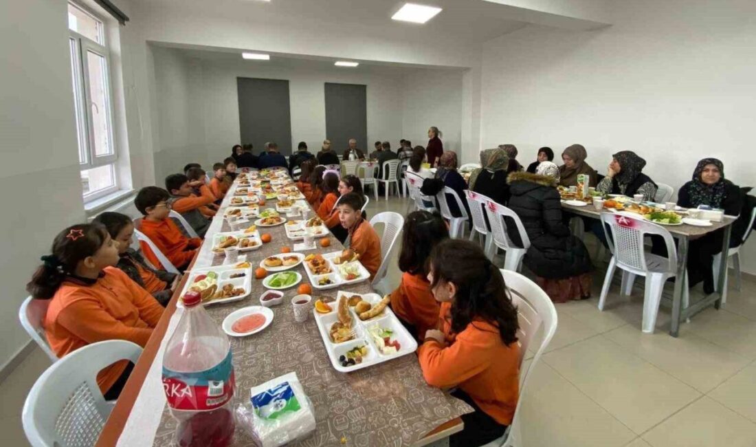 Kütahya’nın Hisarcık ilçesindeki Atatürk İlkokulu’nda, Türkiye Yüzyılı Maarif Eğitim Modeli