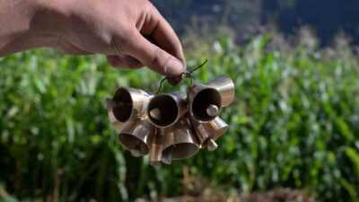 Gümüşhane’nin Kürtün ilçesinde hurda musluk ve pirinç atıklardan el emeğiyle