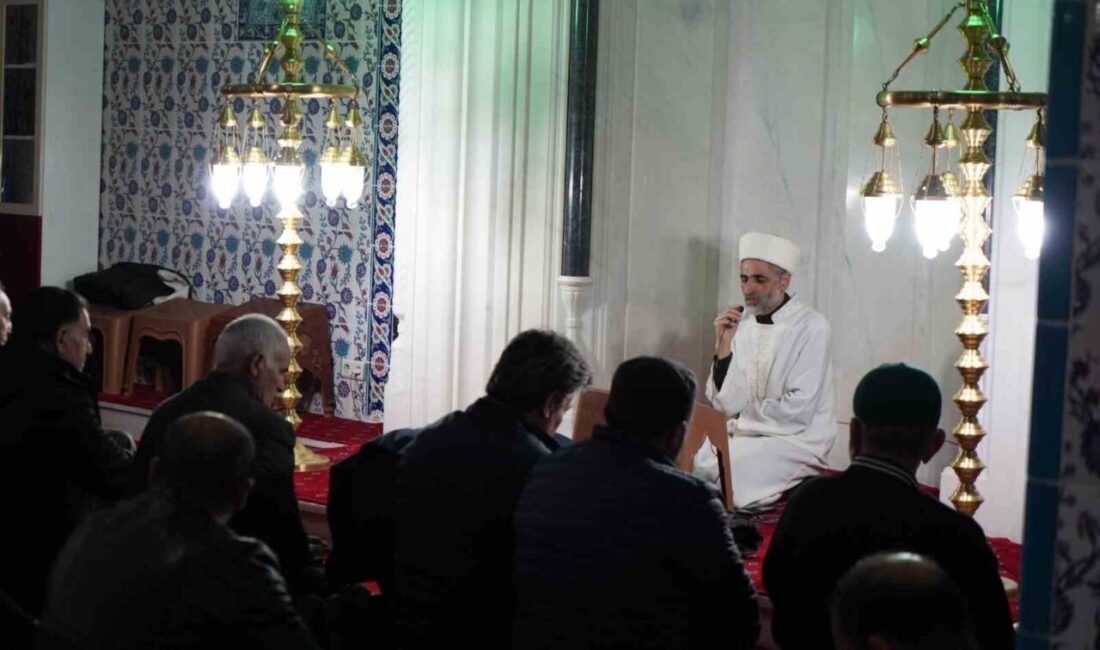 Iğdır’da Ramazan ayının ilk teravih namazı eda edildi. Camilerde yoğun