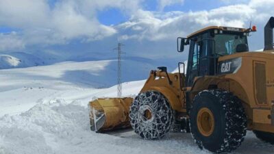 Iğdır’da yoğun kar yağışı nedeniyle ulaşıma kapanan 19 köy yolunda