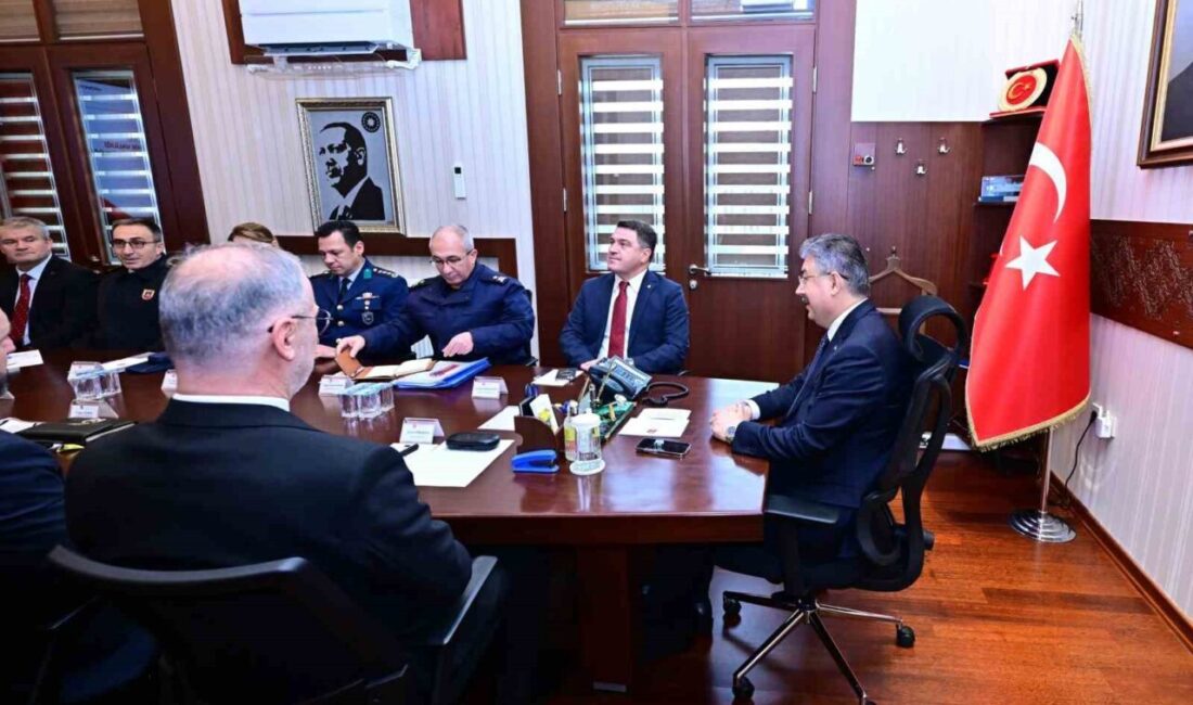 Eskişehir’de İl Güvenlik ve Asayiş Koordinasyon Toplantısı Vali Erdinç Yılmaz