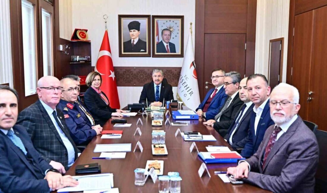 Eskişehir Valiliği’nde ilgili kurum temsilcilerinin katılımıyla ’İl Hayvanları Koruma Kurulu