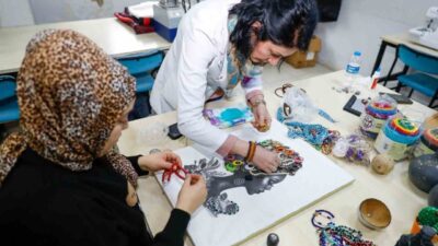İlkadım Belediyesinin El Emeği ve Güzel Sanatlar Kurslarında atık malzemelerden