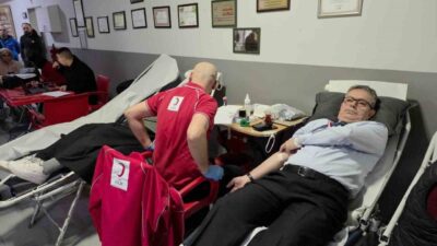 DÜZCE (İHA) – Düzce Uzunmustafa İlkokulu yönetimi ve okul aile