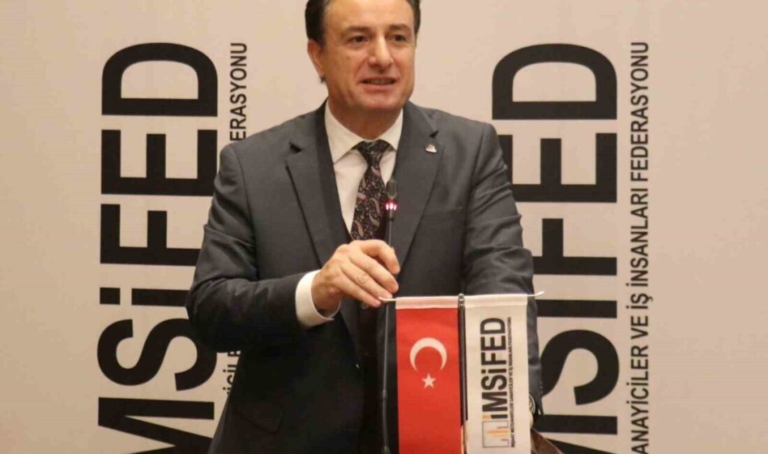 6 Şubat 2023 depremlerinin yıldönümünde açıklama yapan İnşaat Müteahhitleri Sanayici
