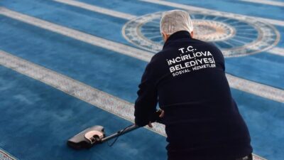 İncirliova Belediyesi ekipleri ilçedeki camilerde temizlik çalışmalarını sürdürüyor. İncirliova Belediye