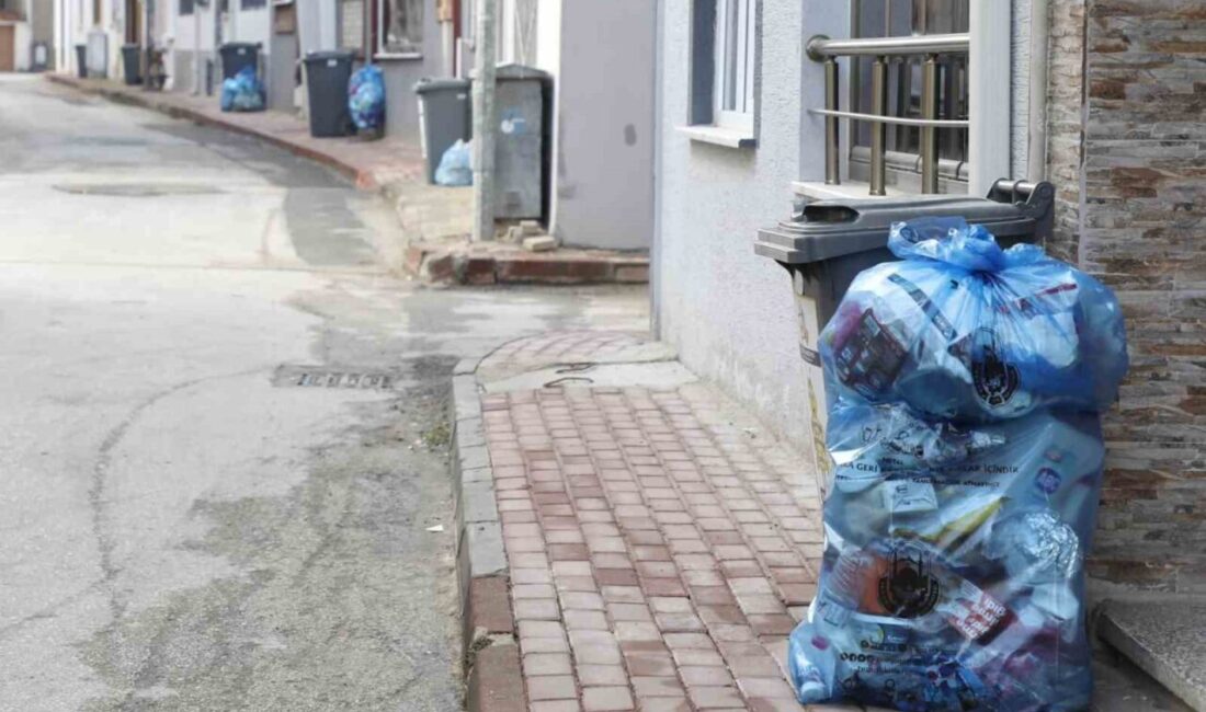 İnegöl Belediyesi, 2025’te kent genelinde binlerce ton atığı çevre kirliliğine