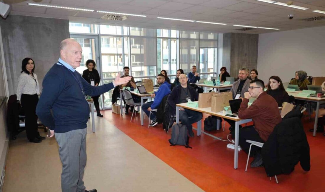 İzmir Ekonomi Üniversitesi (İEÜ) Yabancı Diller Yüksekokulu, İngilizce dil eğitiminde