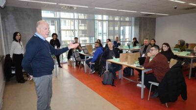 İzmir Ekonomi Üniversitesi (İEÜ) Yabancı Diller Yüksekokulu, İngilizce dil eğitiminde