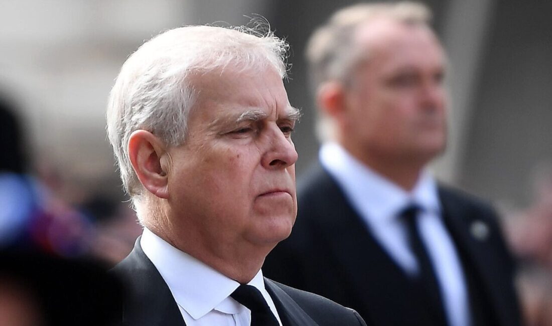 İngiltere hükümetinden bir yetkili, ABD’li milyarder Jeffrey Epstein’le bağlantısı nedeniyle