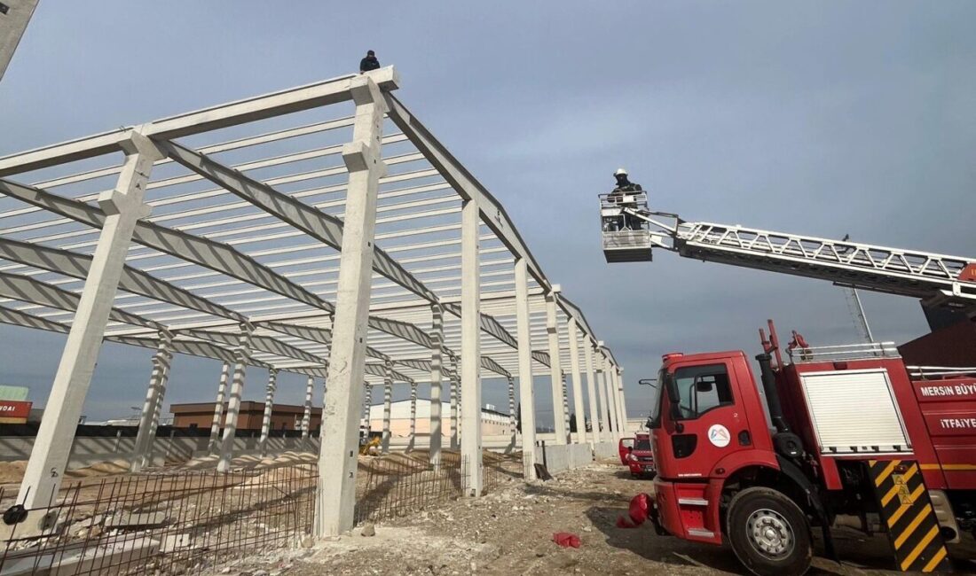 Mersin’de bir inşaat alanında meydana gelen kolon ve duvar çökmeleri