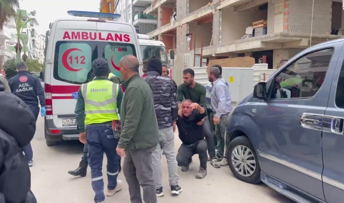 Antalya’da 22 yaşındaki genç, çalıştığı 5 katlı inşaatın çatı katından
