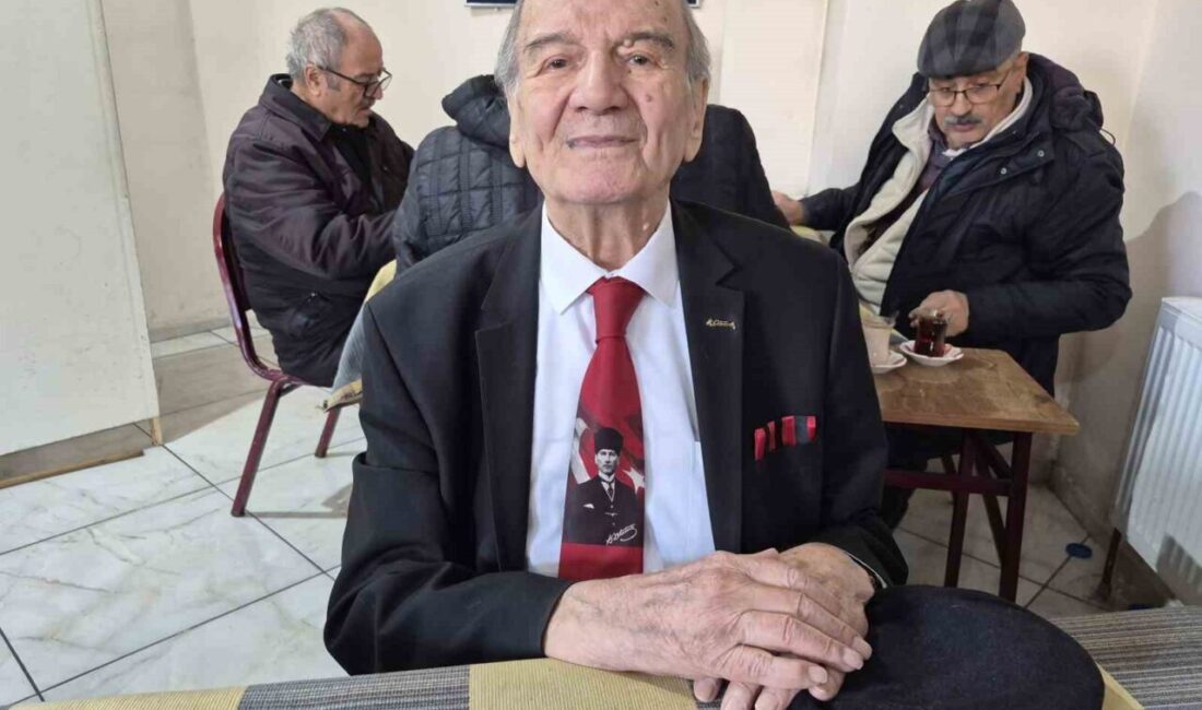 Eskişehir’de yaşayan 91 yaşındaki Haşmet Porsuk, insanlara olan sevgi ve