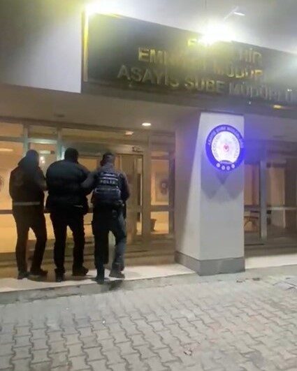 İnterpol tarafından kırmızı bülten ile dolandırıcılık suçundan aranan şahsın Eskişehir’de