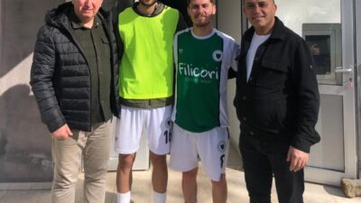 Buldanlı iş adamı Yusuf Kahraman tarafından Buldan Belediyespor’a bonservisleriyle birlikte