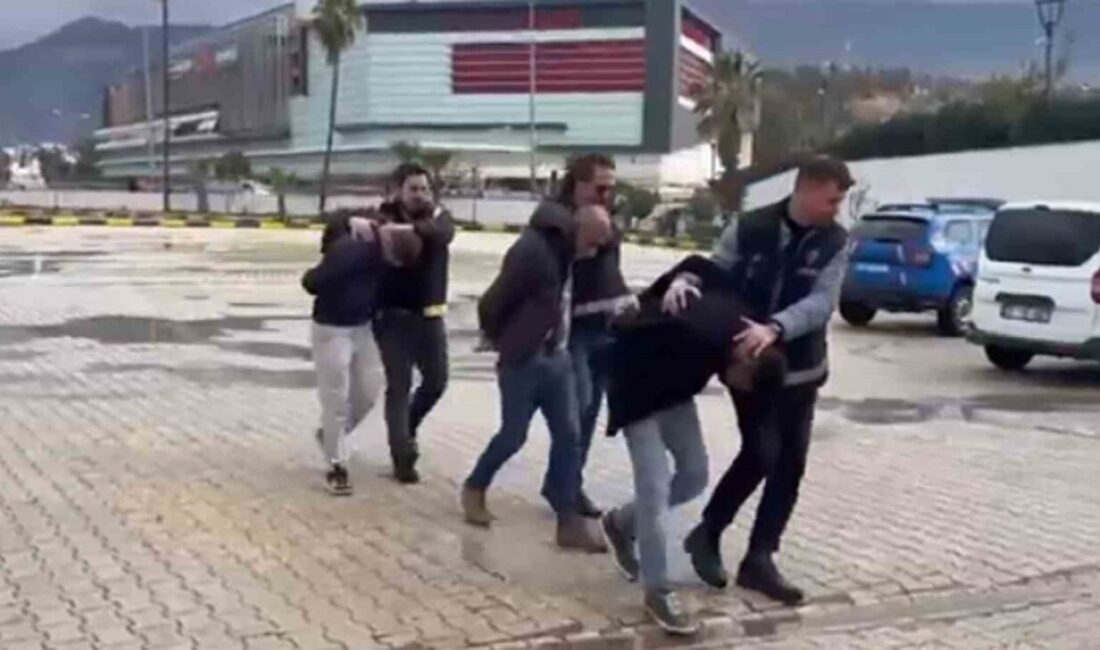 Hatay Emniyet Müdürlüğü ekiplerinin çalışmaları sonucu çeşitli suçlardan aranan 3