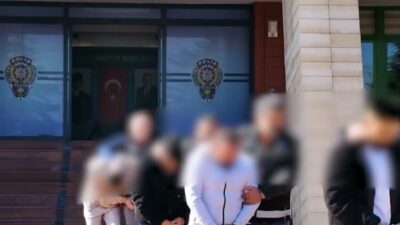 Isparta’da polis ekiplerince uyuşturucu madde ticaretine yönelik düzenlenen operasyonda çeşitli