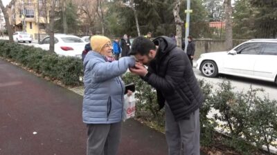 İstanbul’dan Isparta’ya gezmeye gelen bir genç, yürüyüş yolundaki bankta bulduğu
