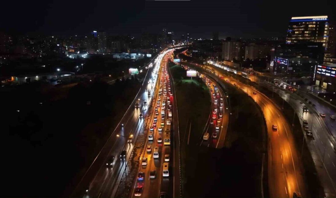 İstanbul Anadolu Yakası’nda akşam saatlerinde trafik yoğunluğu yüzde 90 seviyesine
