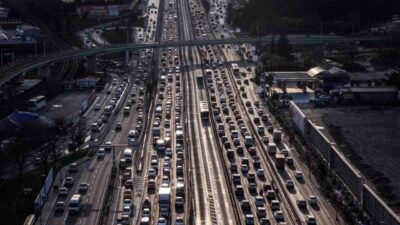 Ramazan ayının başlamasıyla birlikte mega kentteki trafiğinin günlük seyri değişti.