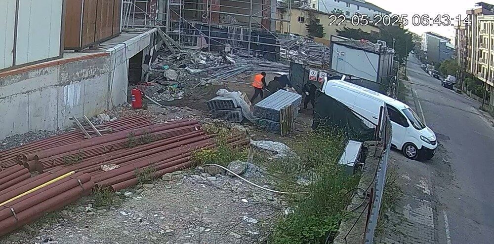 İstanbul’da inşaat işçisi gibi davranarak fosforlu yelekle inşaat şantiyelerinde bakır