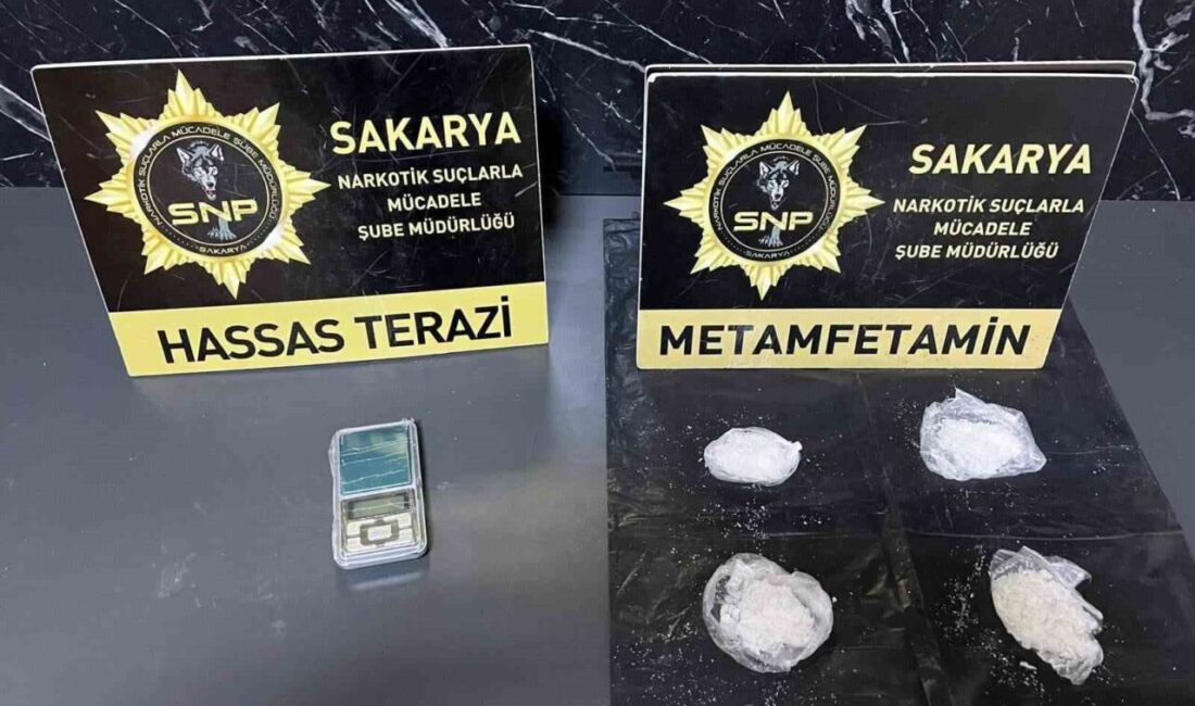 İstanbul’dan Sakarya’nın Hendek ilçesine uyuşturucu madde getireceği tespit edilen şahıslara