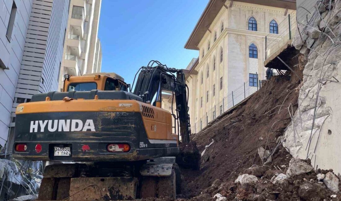 Şanlıurfa’nın Karaköprü ilçesinde istinat duvarı çöken sitedeki 4 daire hasar