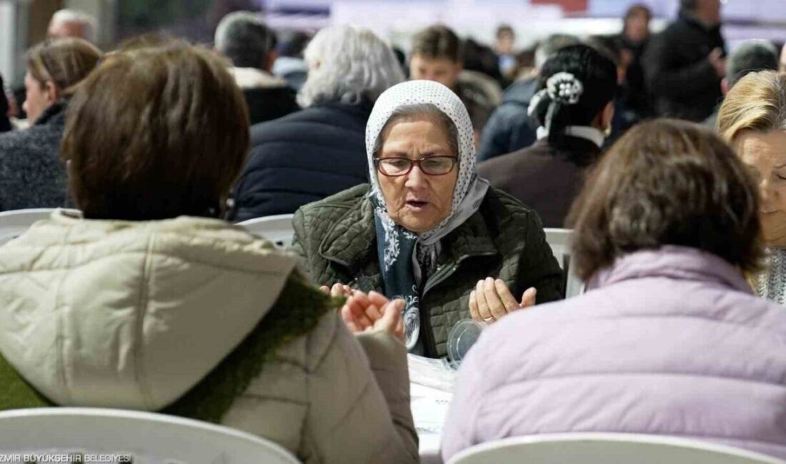 İzmir Büyükşehir Belediyesi, Ramaza ayının ilk gününde Gaziemir’de kurduğu iftar