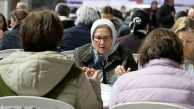 İzmir Büyükşehir Belediyesi, Ramaza ayının ilk gününde Gaziemir’de kurduğu iftar