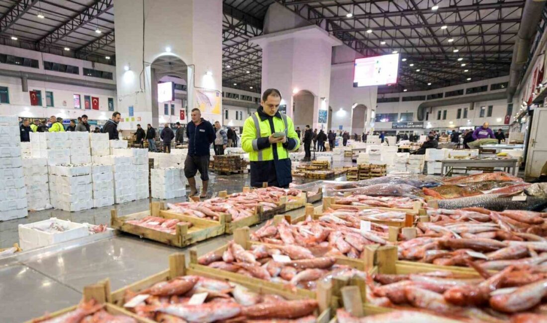 İzmir’de Su Ürünleri Hali 2025 yılında 51 bin 699 tonluk