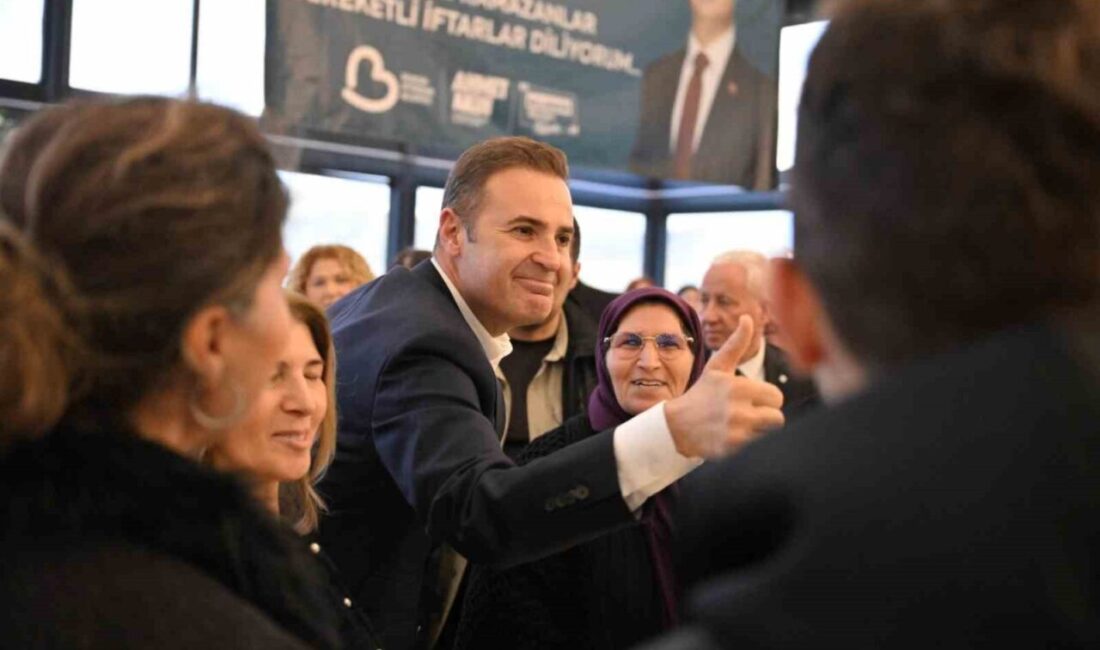 Balıkesir Büyükşehir Belediye Başkanı Ahmet Akın, İzmir’de yaşayan hemşehrileriyle iftar