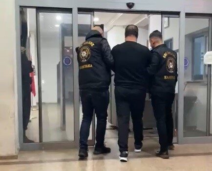 İzmir’in Karşıyaka ilçesinde, kasten öldürme suçundan hakkında 28 yıl 4