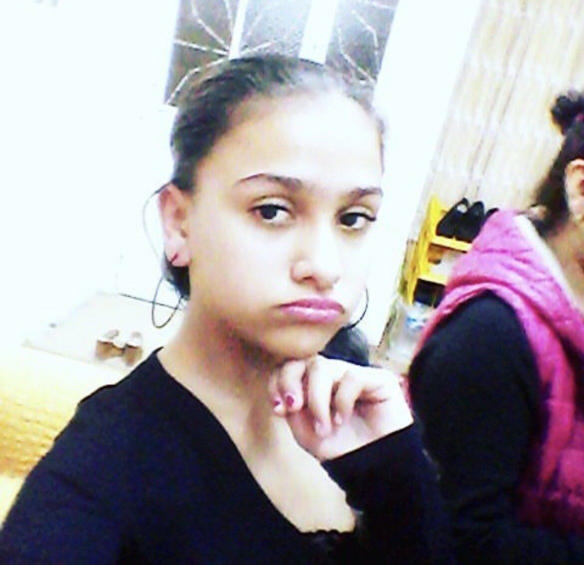 İzmir’in Menderes ilçesinde kontrolden çıkan otomobilin dere yatağına devrilmesi sonucu