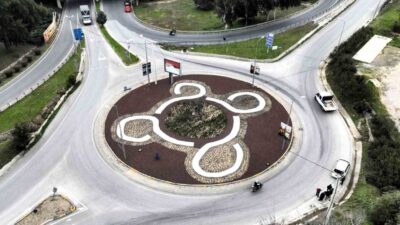 İzmir Büyükşehir Belediyesi, kavşak ve refüjler başta olmak üzere kamusal