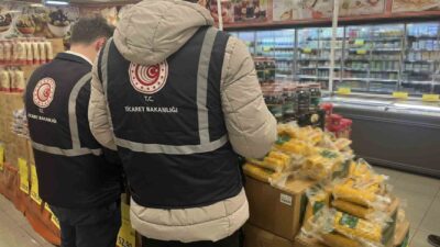 İzmir’de Ramazan ayı öncesinde marketlere yönelik ortak denetim gerçekleştirildi. Konak