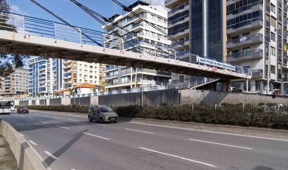 İzmir Büyükşehir Belediyesi, şehitlerin isimlerini kent hafızasında yaşatma geleneğini sürdürüyor.